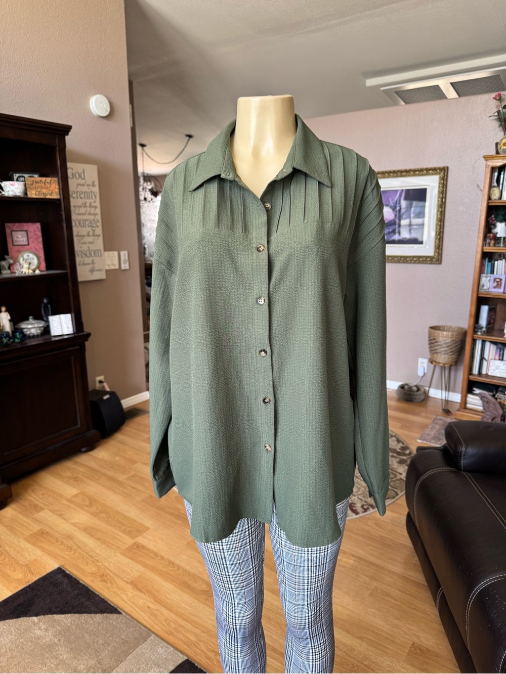 H olive green long sleeves button up the front blouse-size XL